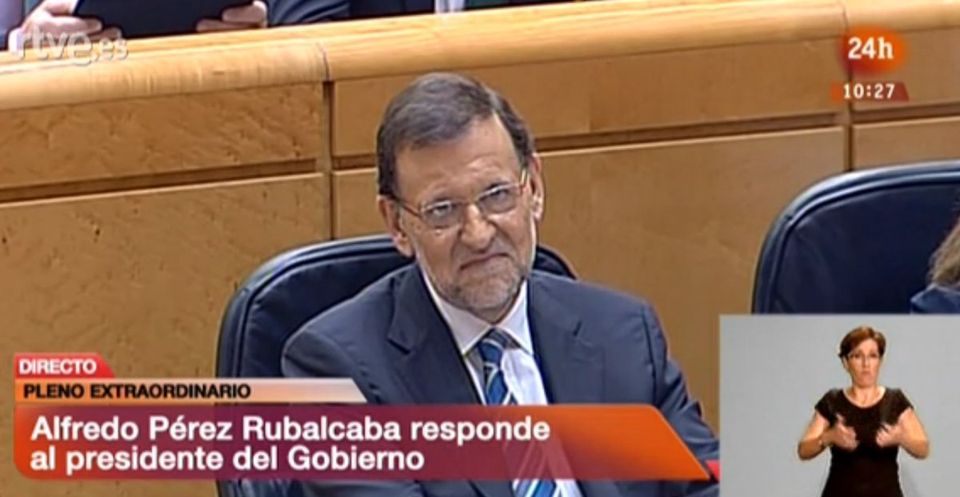 Rajoy escuchando a Alfredo Pérez Rubalcaba