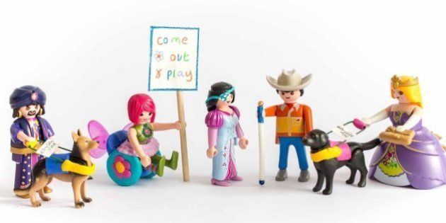 comienzo alcanzar pasión Toy Like Me: la campaña que ha conseguido que Playmobil fabrique figuras  con discapacidad | El HuffPost Tendencias