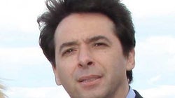 Percival Manglano se mete con Rousseau en Twitter