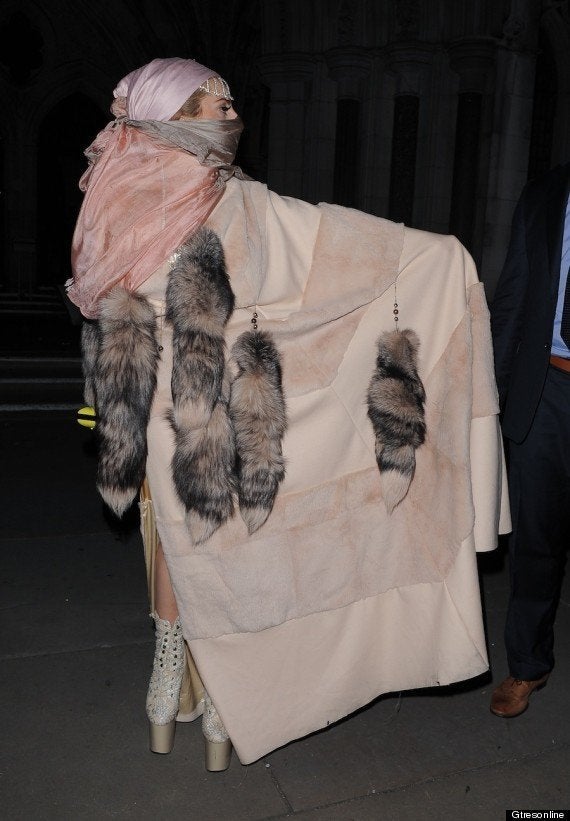Los vestidos de Lady Gaga en 2012: ¿Es esto lo peor que hemos visto en lo  que va de año? (FOTOS) | El HuffPost Noticias