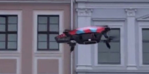 Un 'drone' Aterriza A Pocos Metros De Merkel Mientras Daba Un Mitin ...