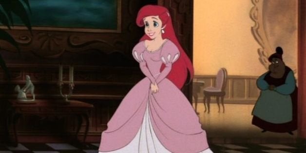 ariel com vestido rosa