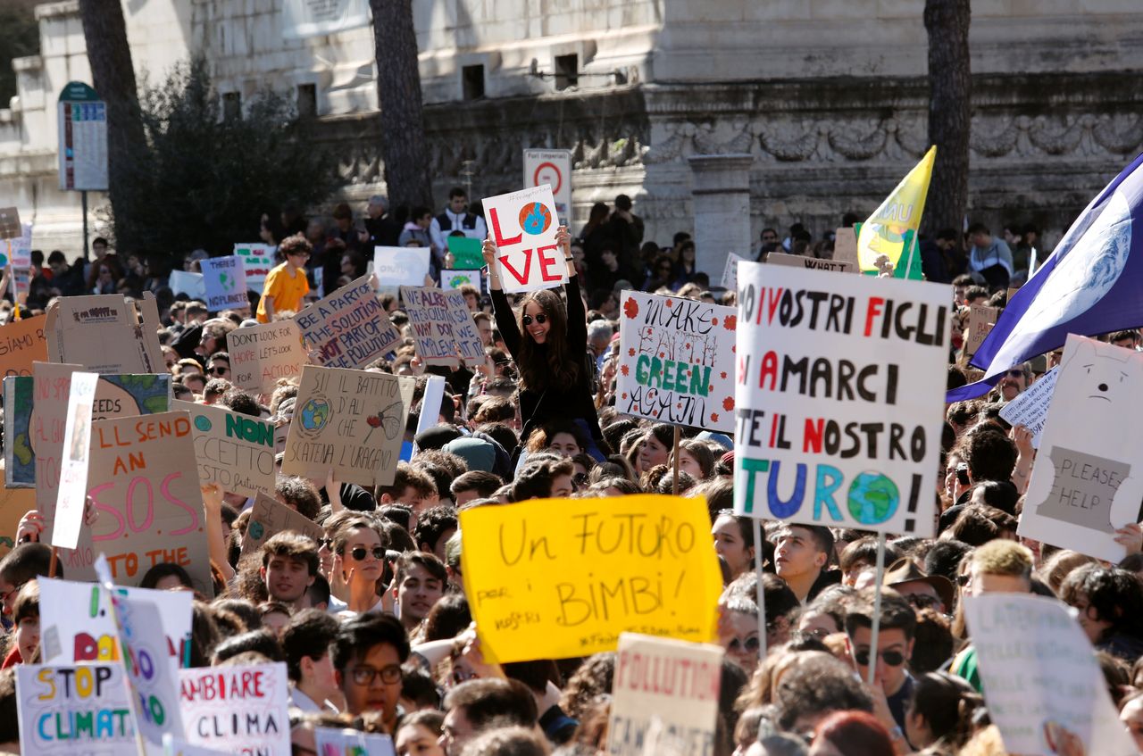 Στιγμιότυπα από την πορεία των μαθητών στην Ιταλία.