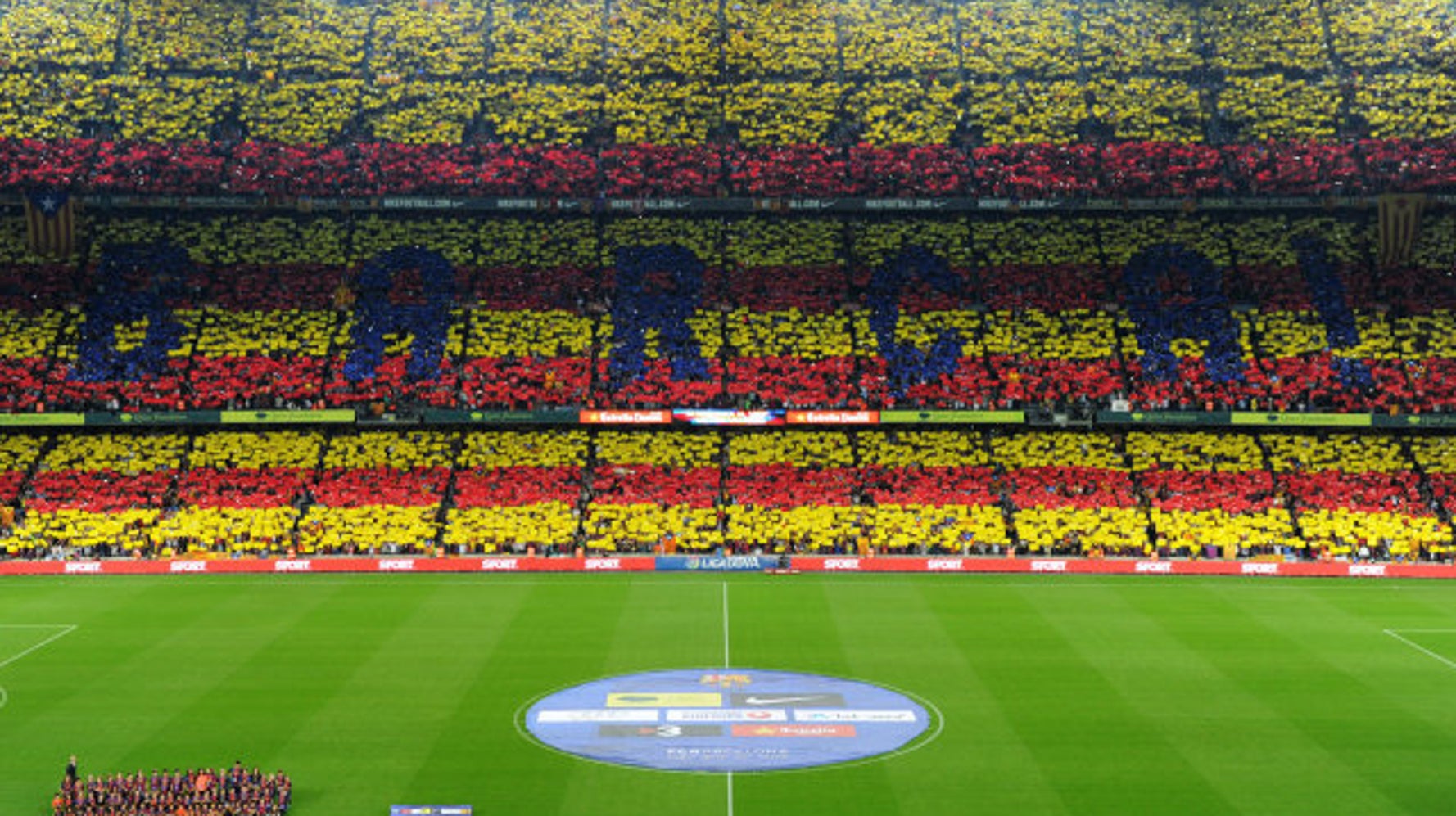 as-fue-la-senyera-gigante-del-camp-nou-v-deo-fotos-el-huffpost