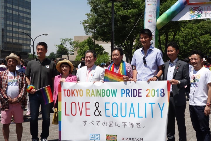 2018年の東京レインボープライドに参加した枝野氏（右から4番目）