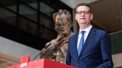 Hessens SPD-Chef Schäfer-Gümbel zieht sich aus Politik