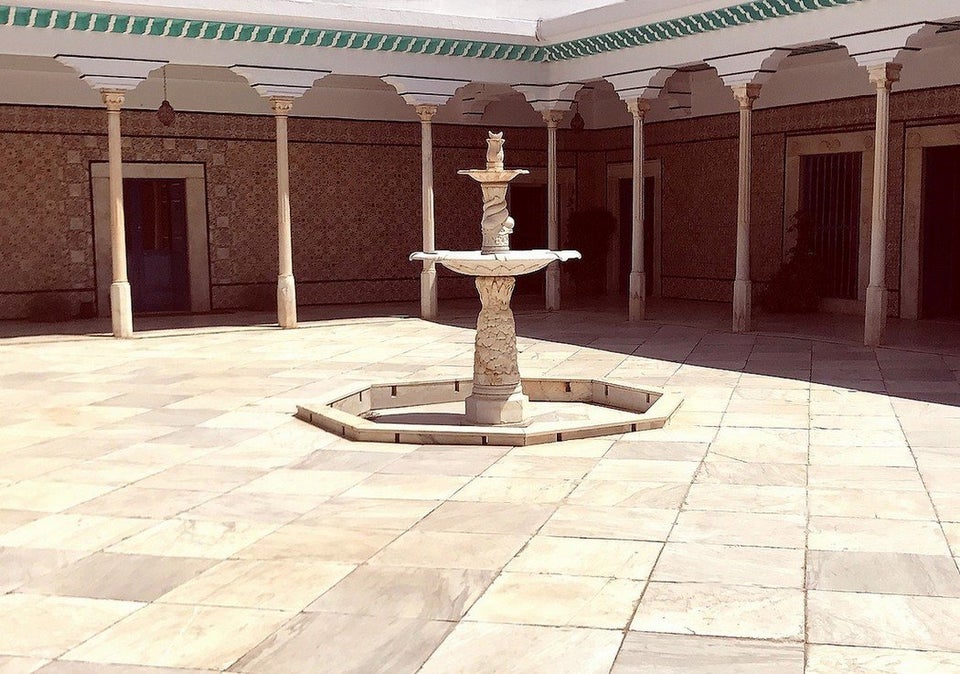 Vue partielle du patio qui précède Beit el-Bellar (salle des glaces) dans l'aile cérémonielle...