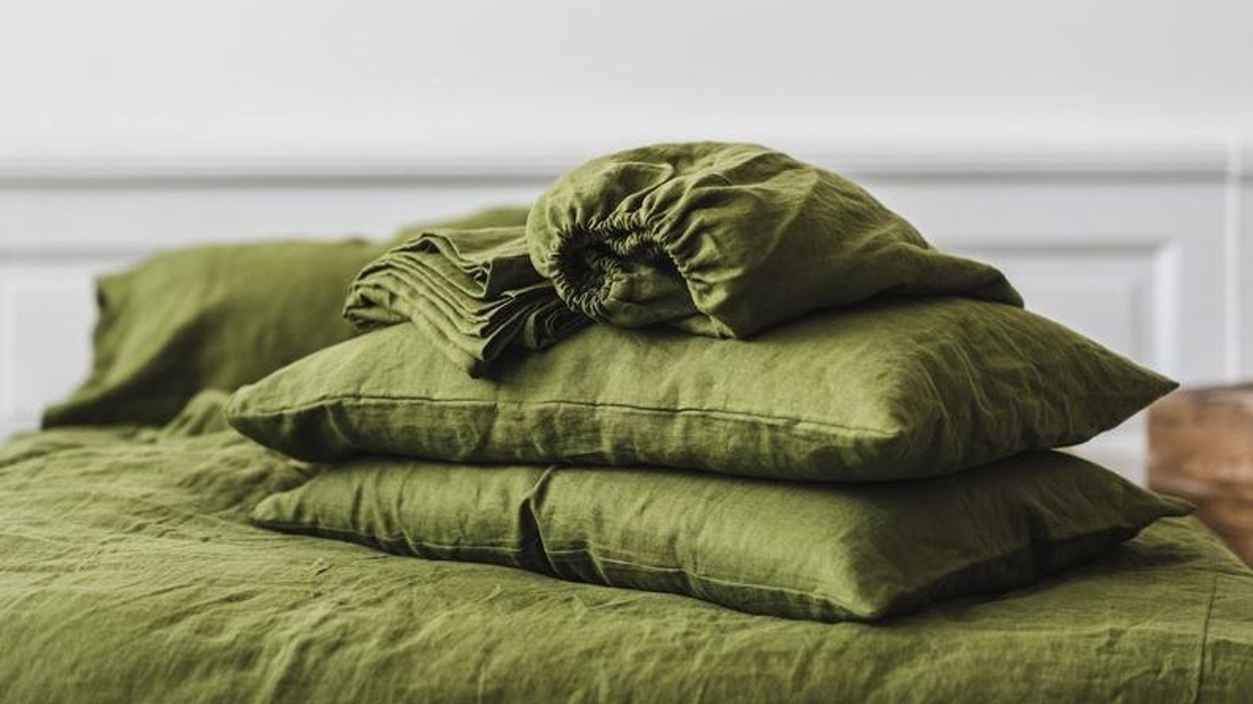 Натуральная постель. Льняное постельное белье зеленое.