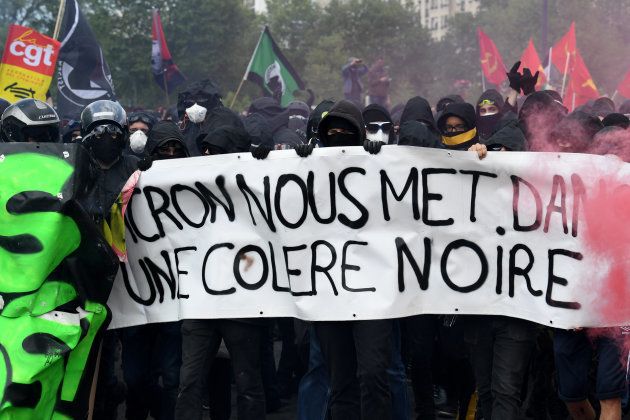 Manifestation 1er Mai 2018 Heurts Avec La Police Un Mcdo Et Une Concession Auto Saccages Le Huffpost