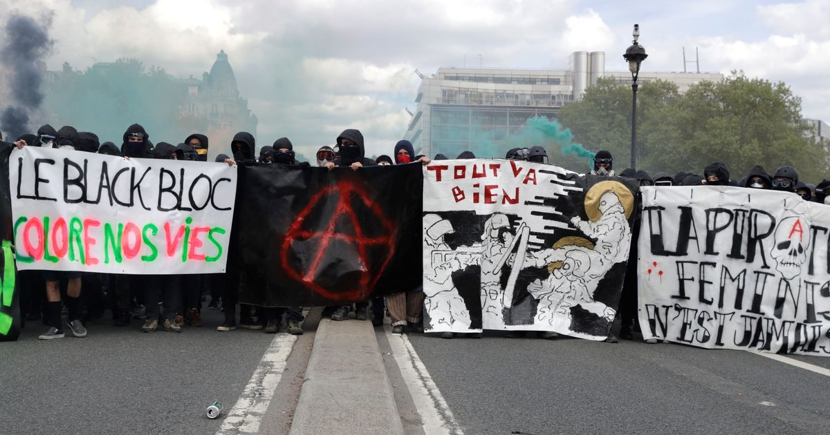 Manifestation Du 1er Mai 2018 Qui Sont Les Black Blocs Responsables Des Debordements A Paris Le Huffpost