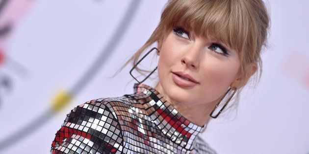 Taylor Swift sur le tapis rouge des American Music Awards 2018 le 9 octobre
