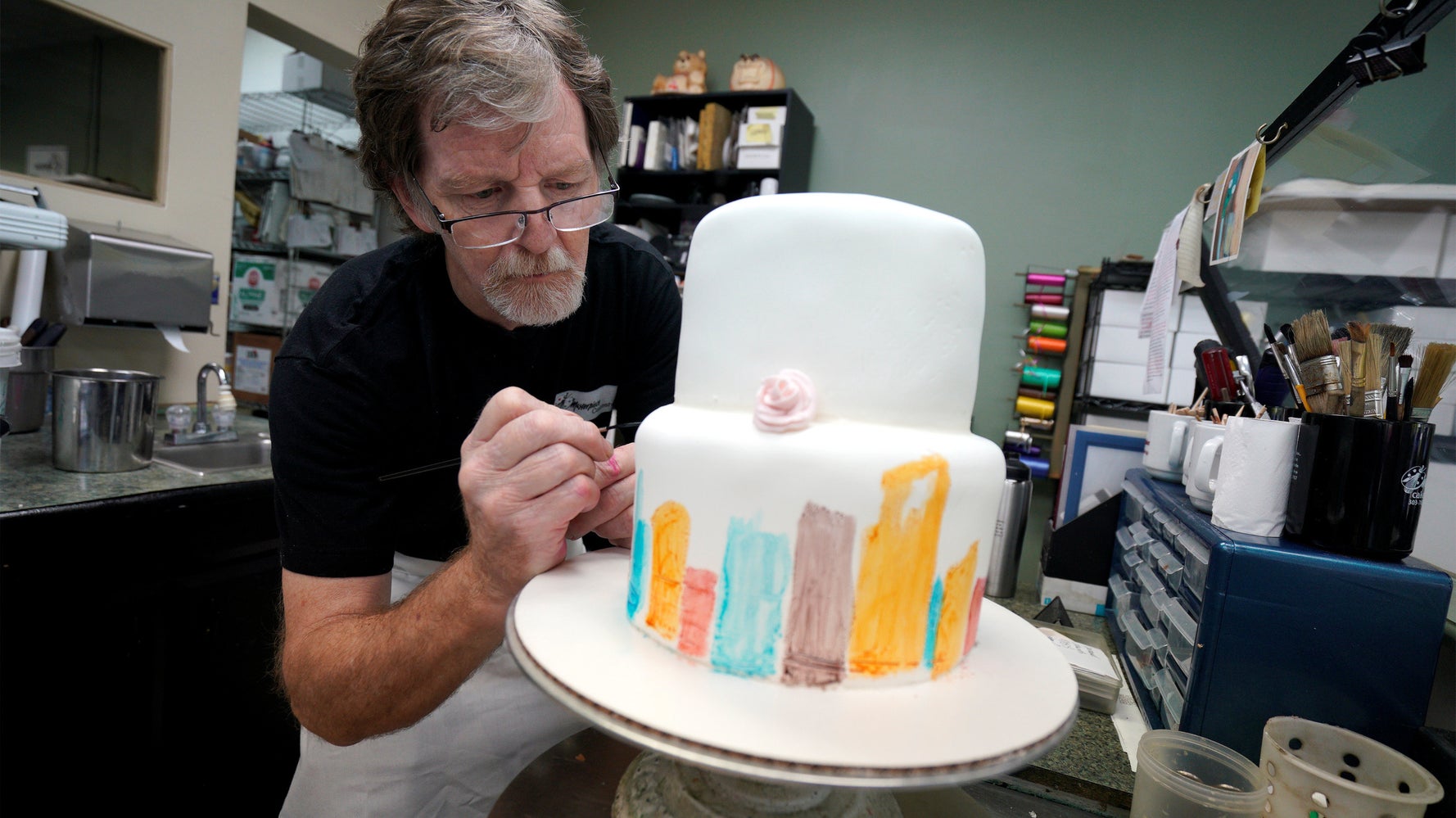 Pourquoi L Histoire De Ce Gateau De Mariage Divise L Amerique Et Se Retrouve Devant La Cour Supreme Le Huffpost Pourquoi L Histoire De Ce Gateau De Mariage Divise L Amerique Et Se Retrouve Devant La Cour Supreme Le Huffpost
