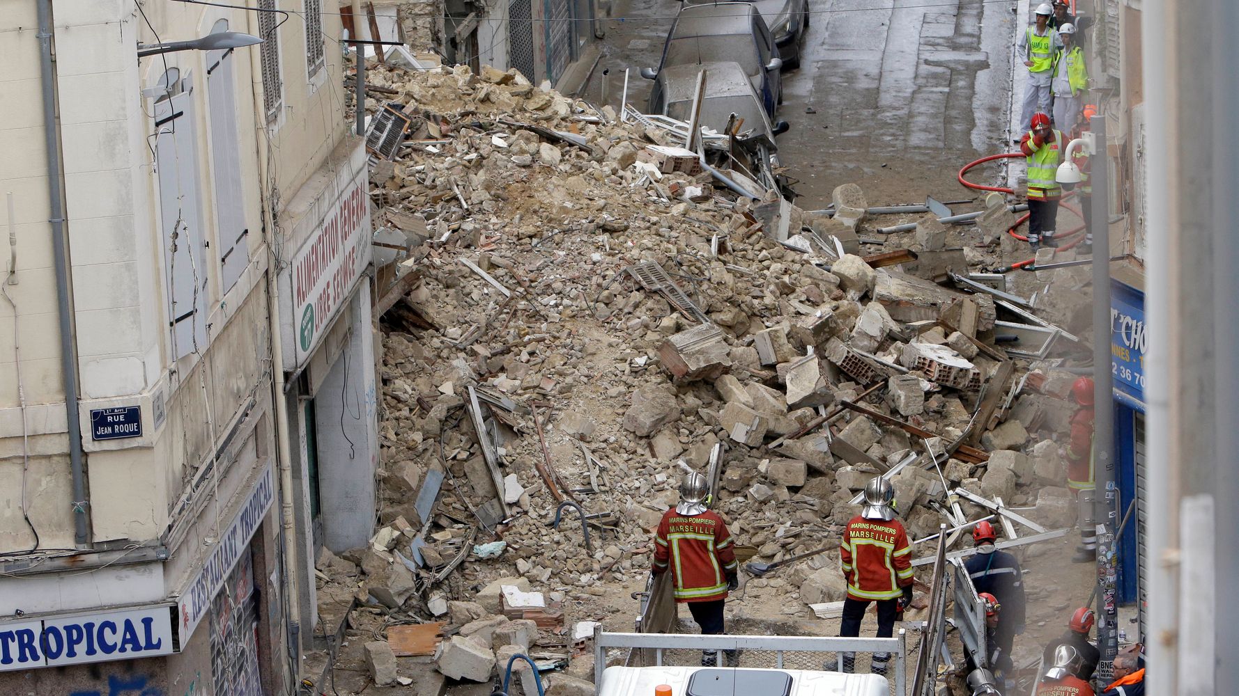 A Marseille Quatre Corps Decouverts Sous Les Gravats Des Immeubles Effondres Le Huffpost