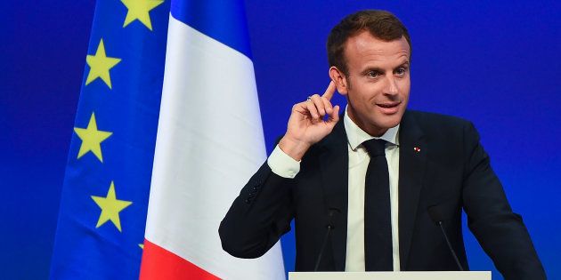 Comment Emmanuel Macron - ici lors d'un discours en juin 2018 - profite du centenaire pour faire passer...