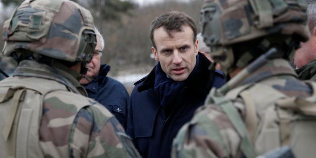 Ce Service Militaire Voulu Par Macron Qui Vise A Retablir L Amour Du Pays Chez Les Jeunes Le Huffpost