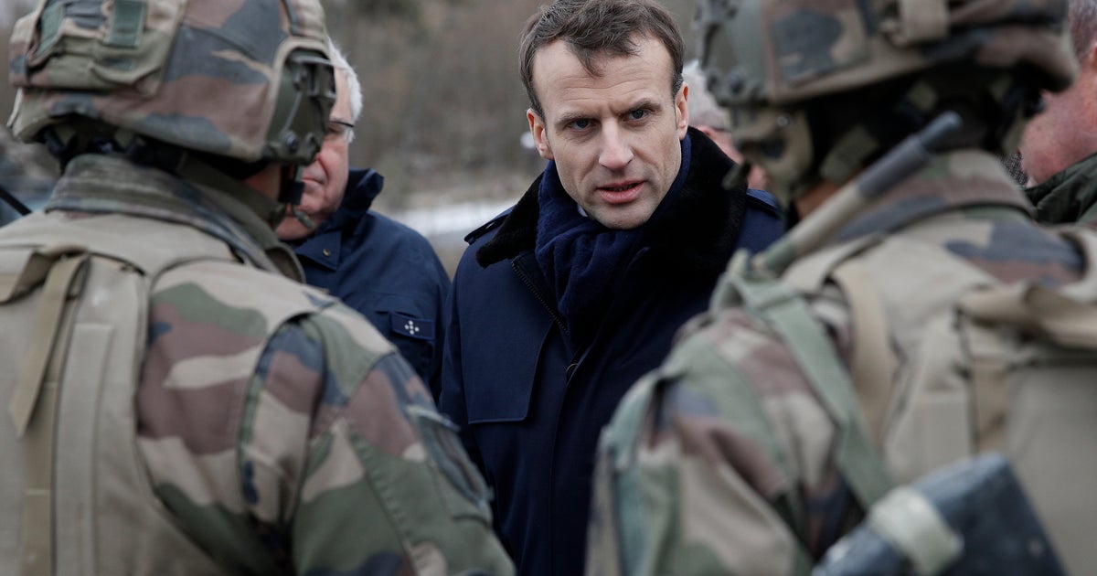 Ce Service Militaire Voulu Par Macron Qui Vise A Retablir L Amour Du Pays Chez Les Jeunes Le Huffpost