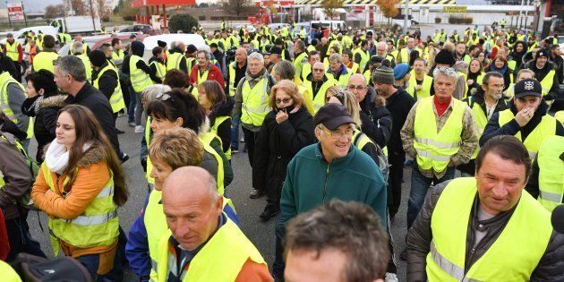 La Mobilisation Des Gilets Jaunes Réunit 244000