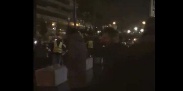 La Rédaction De Bfmtv Ciblée Par Des Gilets Jaunes Le