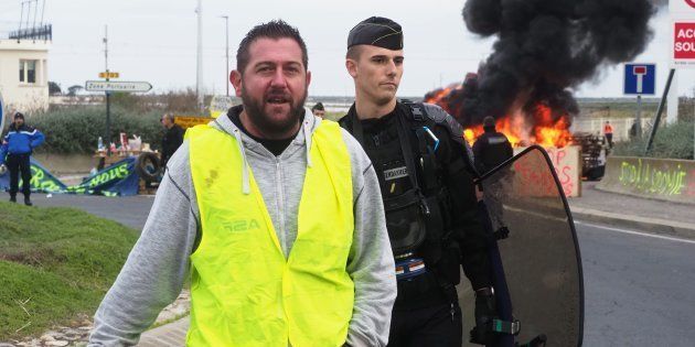 Comment Les Gilets Jaunes Sauto Régulent Pour éviter Les