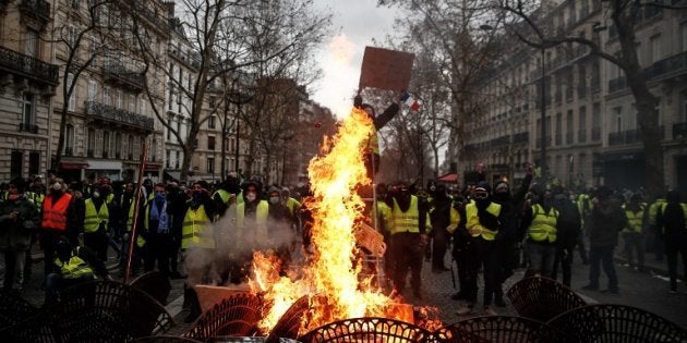 Revivez Les Manifestations Du Samedi 8 Décembre Lacte Iv