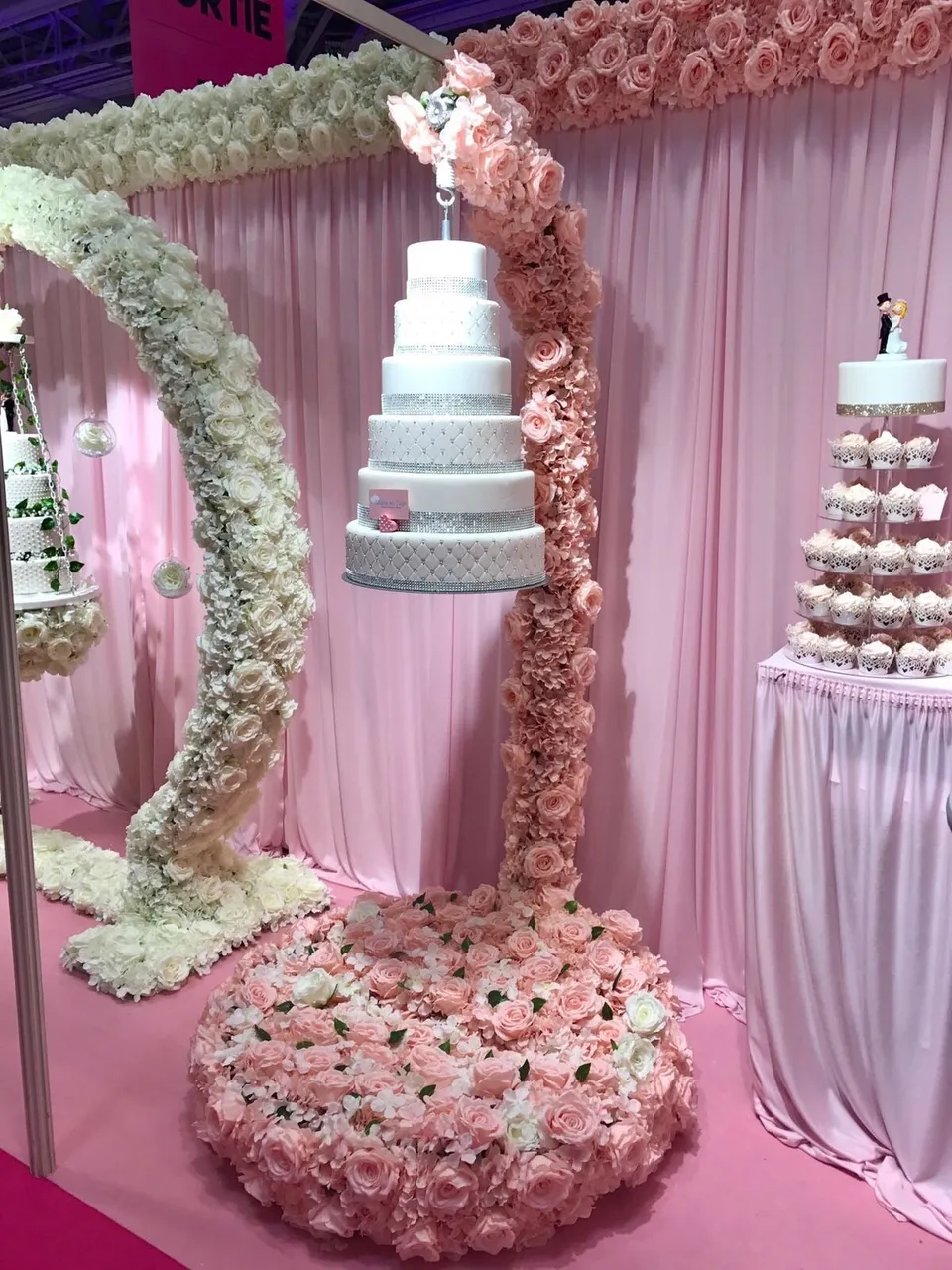 Ces Gateaux De Mariage Suspendus Sont Renversants Le Huffington Post Life