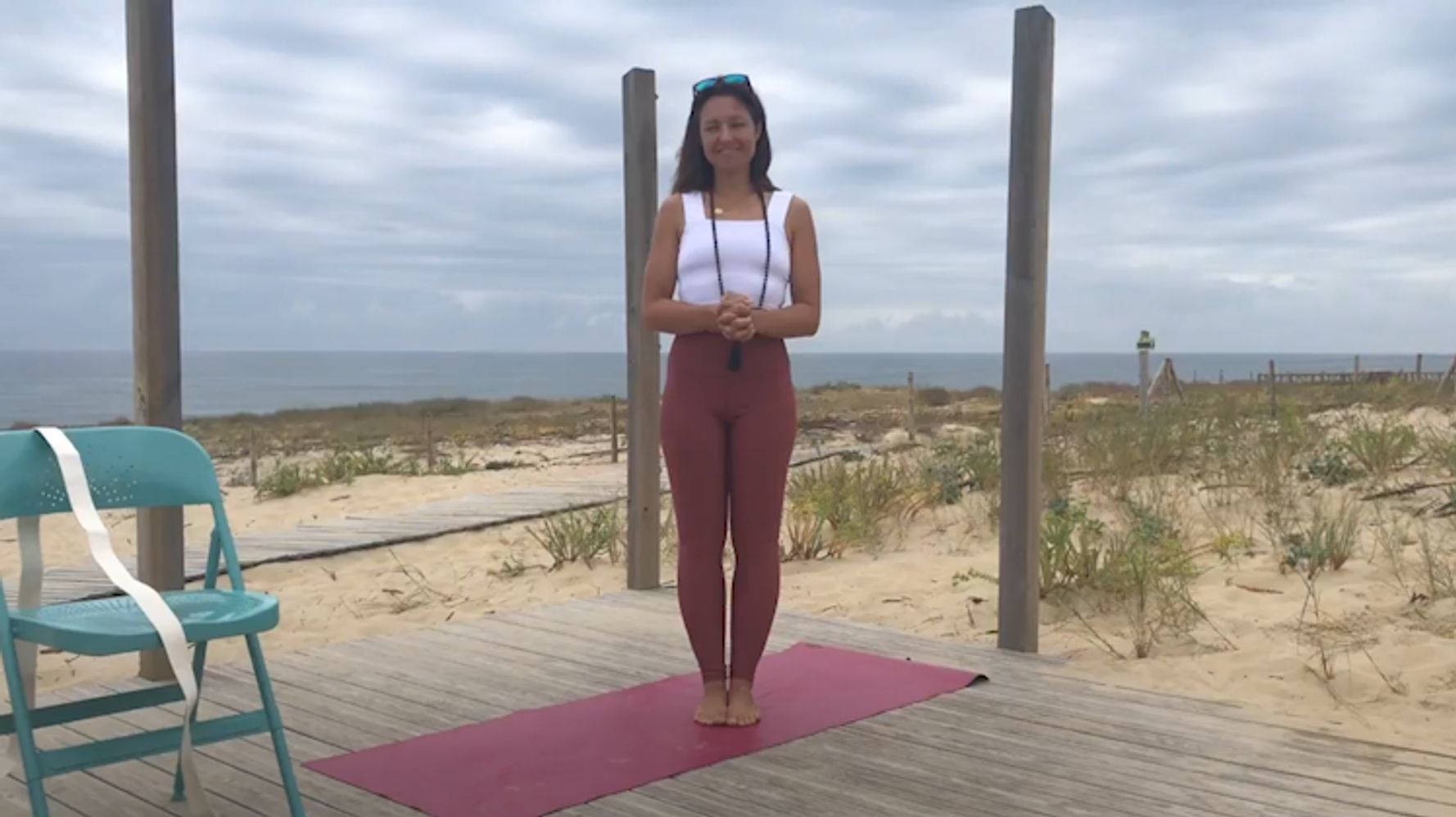 Les Postures De Yoga De Natasha St Pier Pour Voyager Sereinement Le