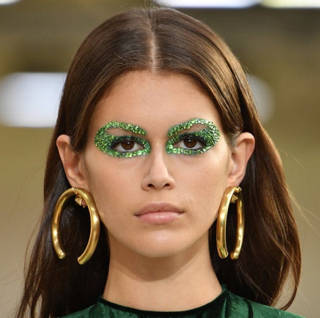Pour Le Reveillon Du Nouvel An Comment Porter Des Paillettes Selon Les Maquilleurs Le Huffington Post Life Pour Le Reveillon Du Nouvel An Comment Porter Des Paillettes Selon Les Maquilleurs Le Huffington Post Life