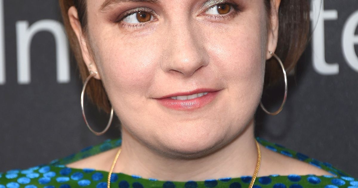 Lena Dunham Pose Nue Pour Marquer Les Neuf Mois De Son Hystrectomie