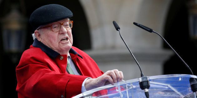 Jean-Marie Le Pen reste président d'honneur du FN (mais en n'étant plus