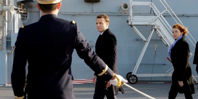 Macron se dit favorable à un service
