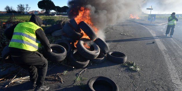 Gilets Jaunes Lactivité Du Secteur Privé Sest Repliée