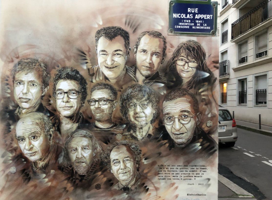 Attentat De Charlie Hebdo: La Fresque évolutive De C215 En Hommage Aux ...