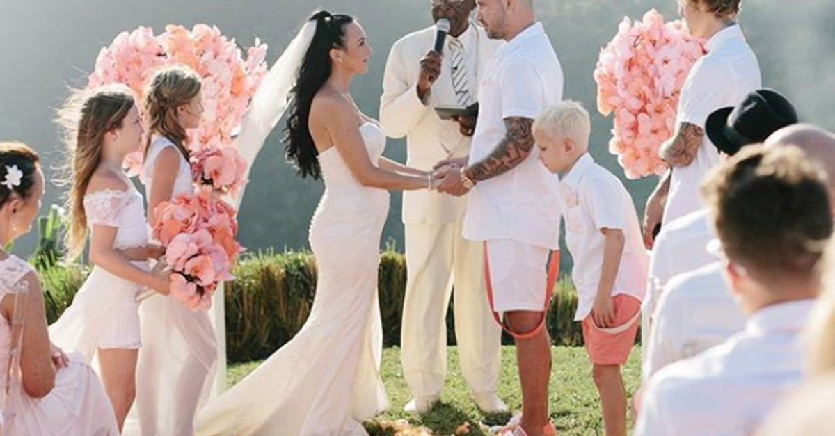 Justin Bieber A Emmene Selena Gomez Au Mariage De Son Pere Le Huffpost