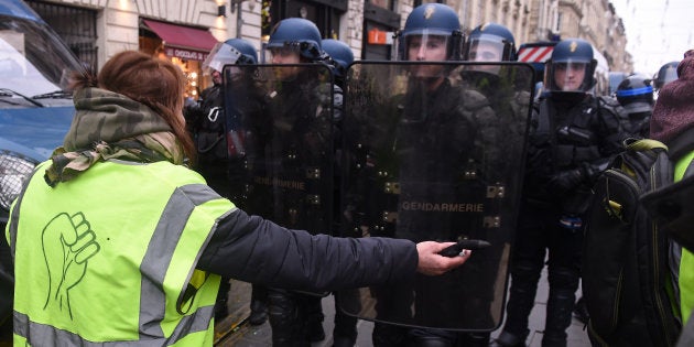 Gilet Jaune Blessé à La Tête à Bordeaux Le Préfet Saisit L