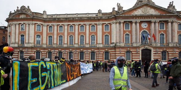 Gilets Jaunes Le Maire De Toulouse Sest Infiltré Parmi Les