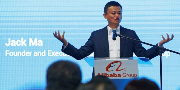 Jack Ma s'exprimant à Kuala Lumpur pour le lancement d'Alibaba en Malaisie, en juin