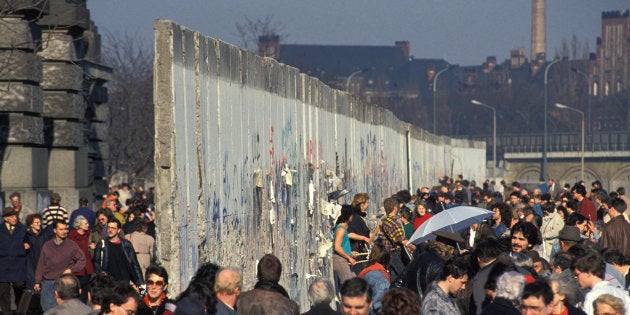 Le Projet Fou De Reconstruction Temporaire Du Mur De Berlin A Ete Abandonne Le Huffpost