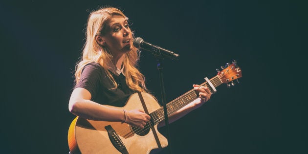 Avoir Images La Chanson De Laura Laune Prevue Pour Le Grand Oral Coupee Au le plus cool par