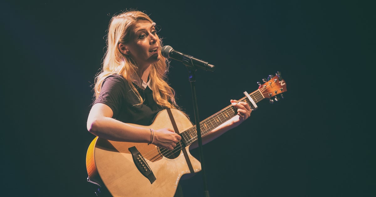 Avoir Images La Chanson De Laura Laune Prevue Pour Le Grand Oral Coupee Au dernière par