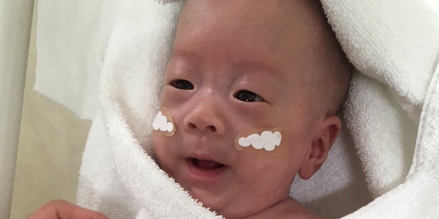 Au Japon Ce Bebe Premature Est Ne En Pesant 268 Grammes Le Huffington Post Life Au Japon Ce Bebe Premature Est Ne En Pesant 268 Grammes Le Huffington Post Life