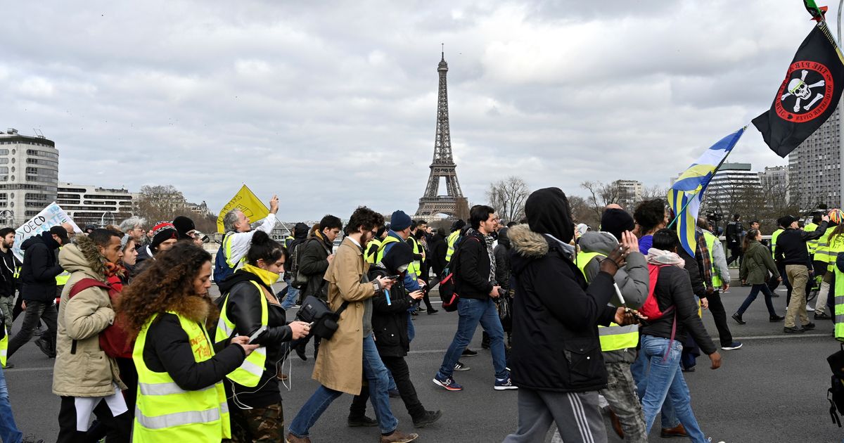 Un Acte Xvi En Baisse Pour Les Gilets Jaunes Avant Un Mois