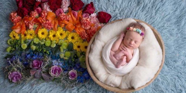 Apres Deux Fausses Couches Cette Photographe Celebre Les Bebes Arc En Ciel Le Huffington Post Life
