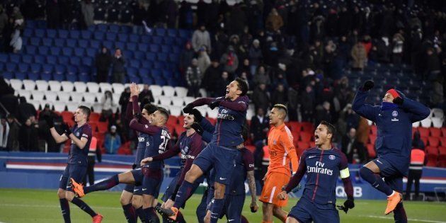 Psg Monaco Une Drole D Ambiance Attendue Au Parc Des Princes Pour L Eventuel Titre Des Parisiens Le Huffpost