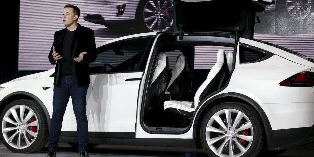 Tesla: Elon Musk admet avoir trop robotisé la production de la Model 3, et sa solution va vous rassurer...