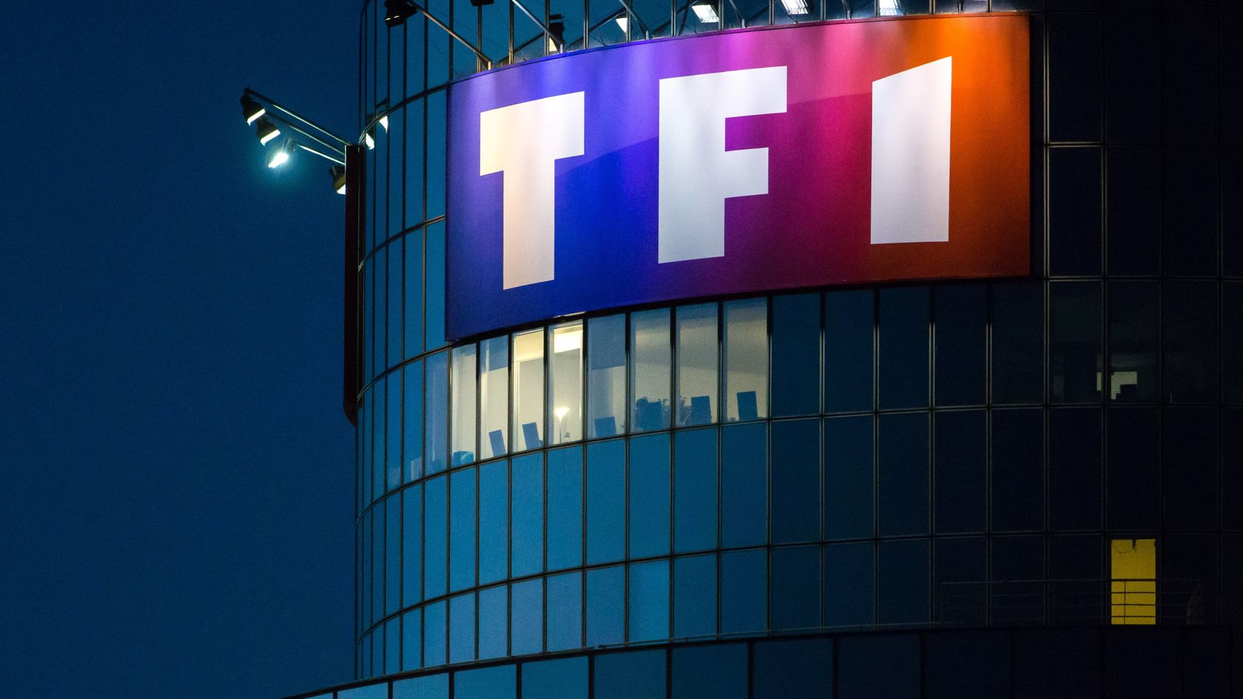 Tf1 Demande Une Troisieme Coupure Pub Pendant Les Films Le Huffpost