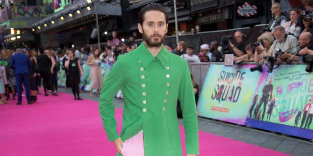 Les Internautes Ont Decouvert D Ou Venait La Veste Que Jared Leto Portait Sur Le Tapis Rouge De Suicide Squad Le Huffpost