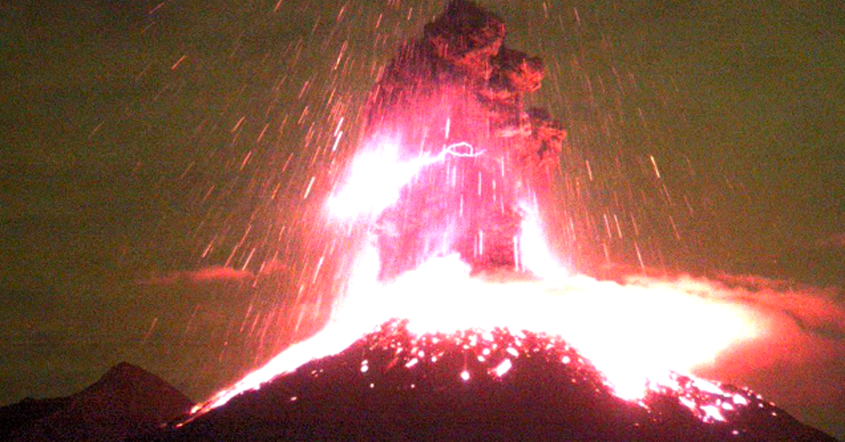 Les images de la violente ruption  du volcan  de Colima au 