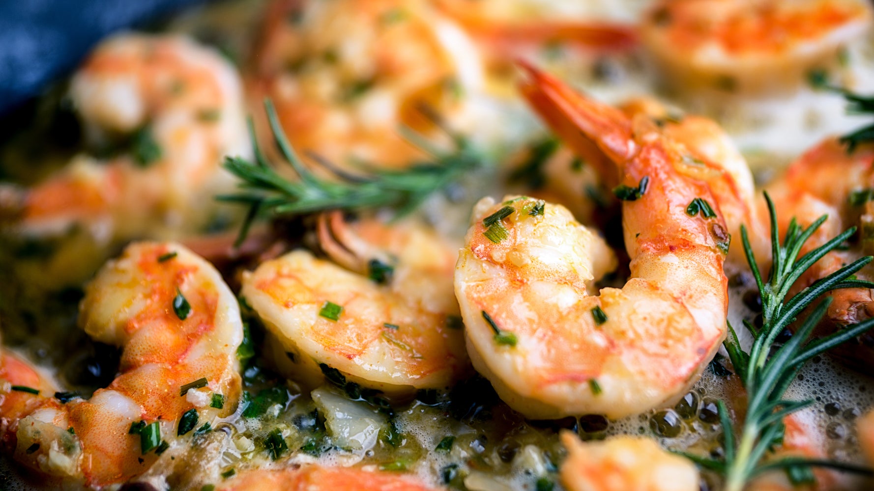 Pourquoi les crevettes deviennent roses à la cuisson | Le Huffington