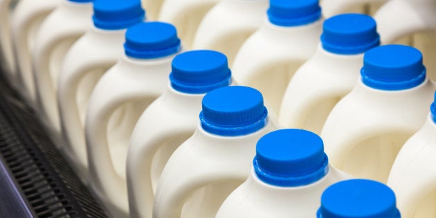 Les Bouteilles De Lait En Plastique Seront Elles Bientot Interdites Le Huffington Post Life