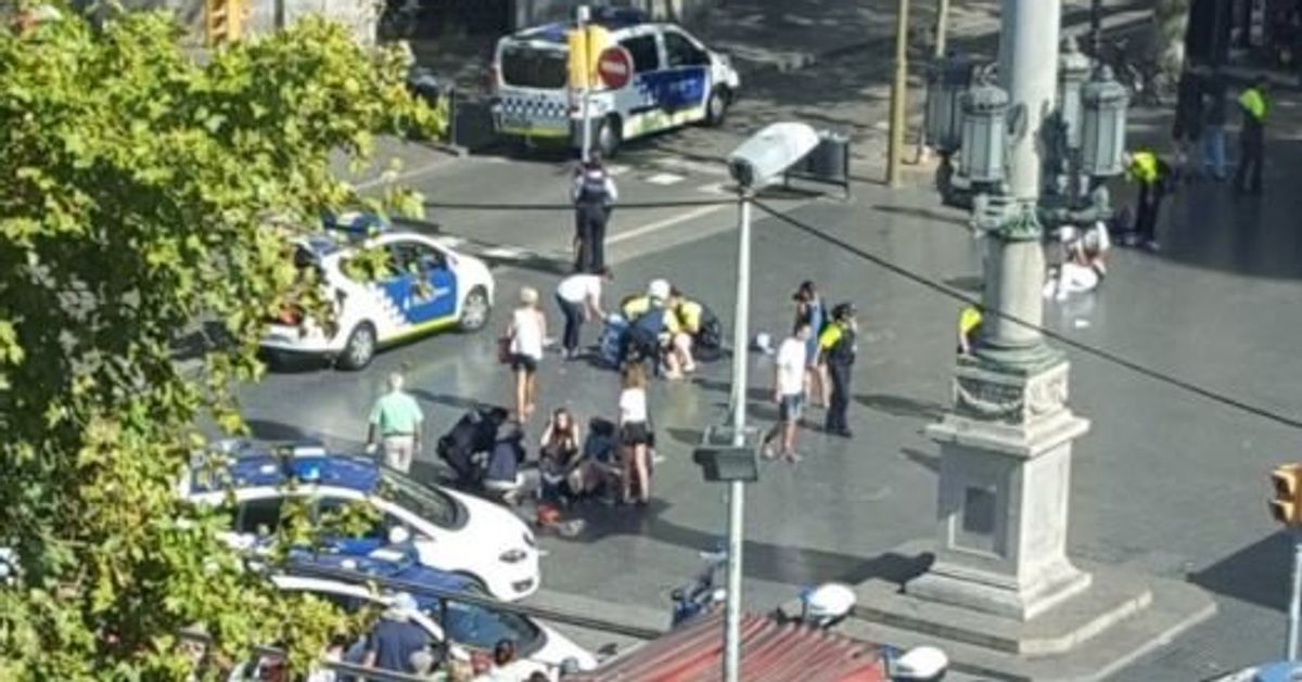 Ramblas de Barcelone: une fourgonnette fonce dans la foule, au moins 13 morts | Le HuffPost